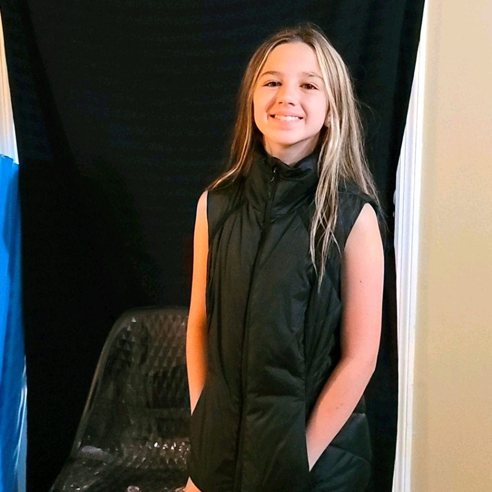 Black puffy Vest
